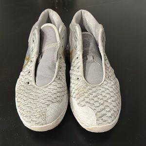 Size 5Y, KD basketball shoes